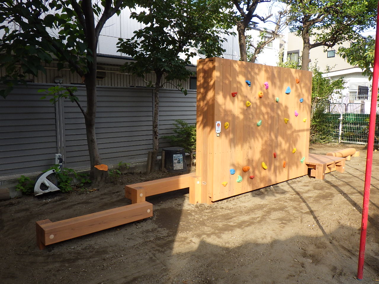 桜本保育園木製遊具設置工事　施工担当：佐山、内川
